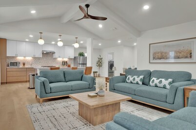 Private Pickleball Court Near AT&T Stadium DFW&DAL airport convention center