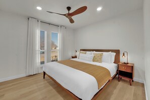 5 habitaciones, tabla de planchar con plancha, wifi y ropa de cama 