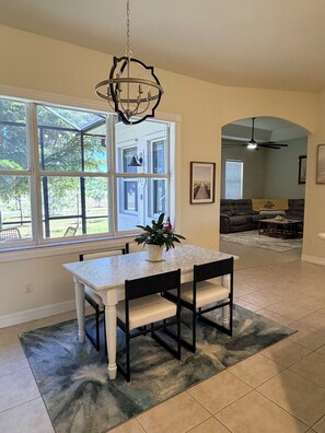 Dining - Spacious 3-bedroom house in SW Cape Coral (Cape Coral)