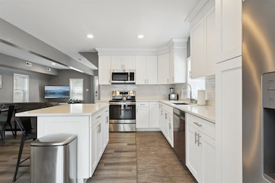 Beach Bliss in Hampton – Minutes to the Shore!