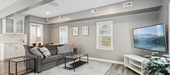 Beach Bliss in Hampton – Minutes to the Shore!