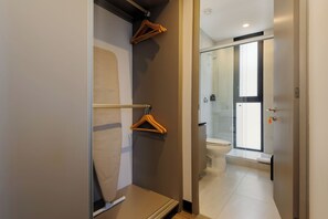 Căn hộ, quang cảnh thành phố | Tủ quần áo