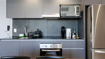 Apartment, 2 Schlafzimmer | Eigene Küche | Mikrowelle, Herdplatte, Kochgeschirr/Geschirr/Besteck