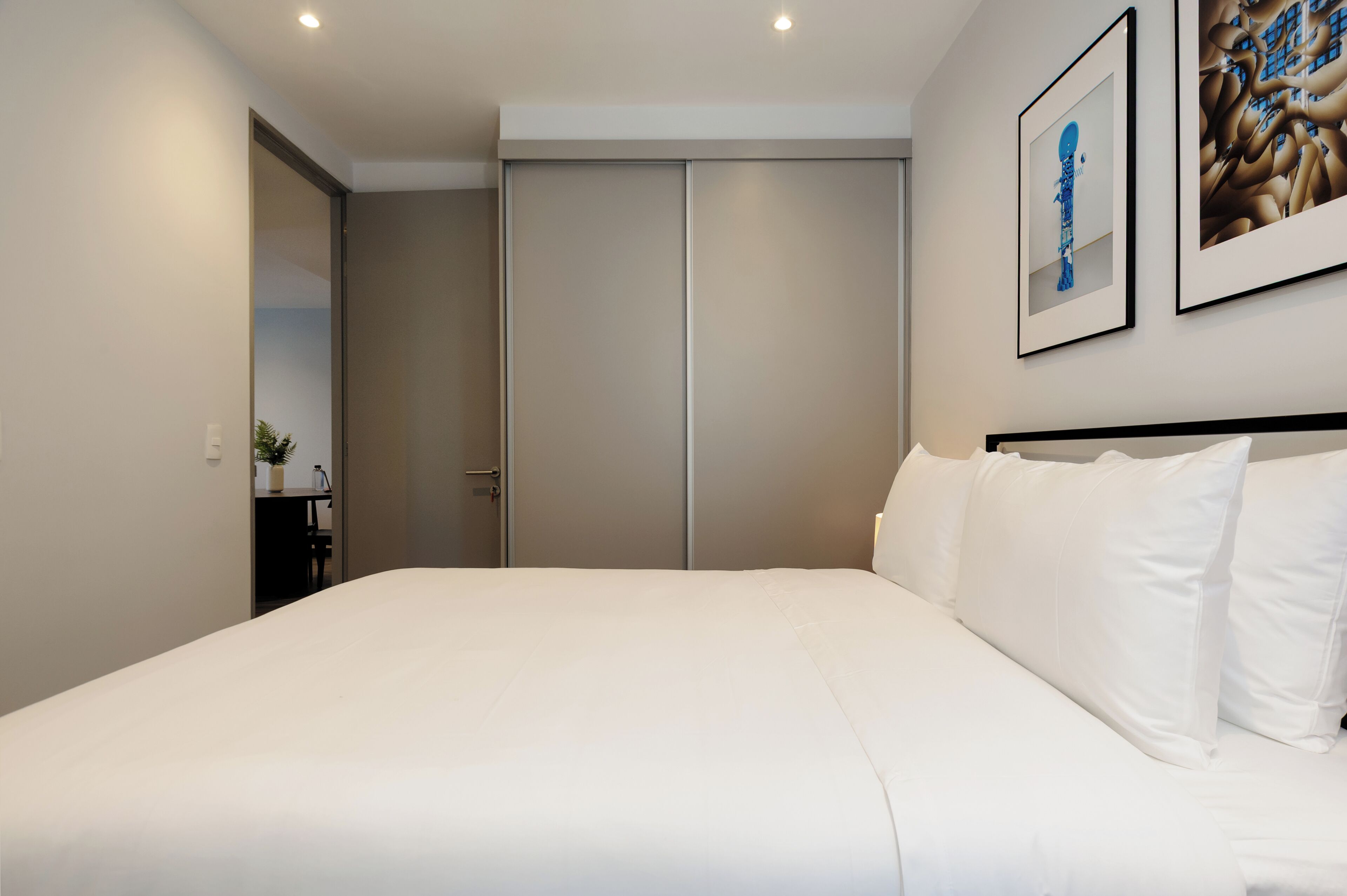 Nomad Inter 313G | Iron/ironing board, free WiFi