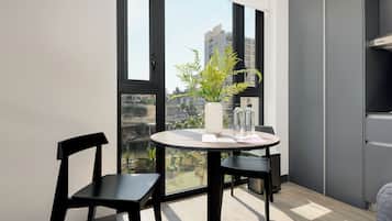 Apartment (LA1) | Esszimmer