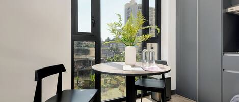 Apartment (LA1) | Dining room