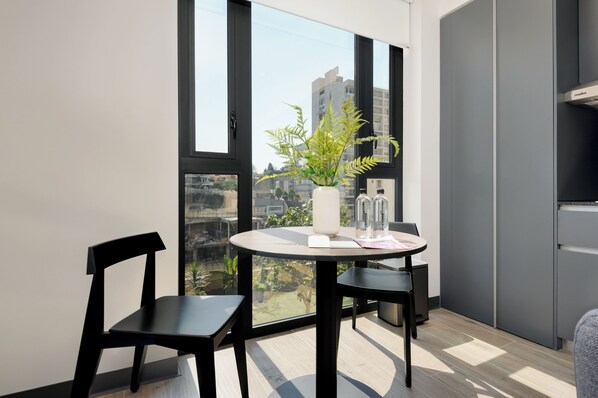 Apartment (LA1) | Ruang makan