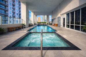 Outdoor pool - Miami Bay Million-Dollar View - Private Condo - Pool - Gym - Sleeps 4 (Miami)