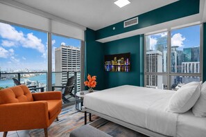 1 habitación, tabla de planchar con plancha, wifi gratis y ropa de cama 