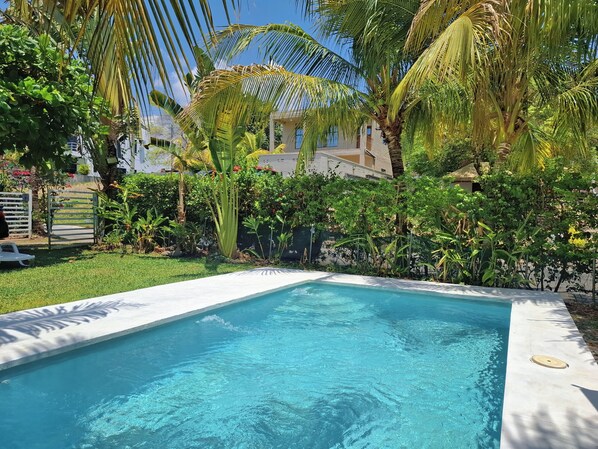Pool - 3-bedroom house in brilliant Playa San Blas with AC comfort (Playa San Blas)