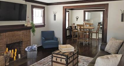 LnL KC Retreat -Sleeps 5- Parking-Wifi