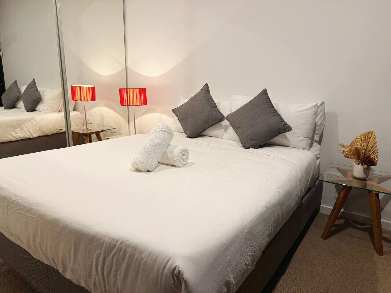 Desk, iron/ironing board, WiFi, bed sheets