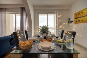 Apartment (4 Bedrooms) | Interior - Spacious Private Apartment With Sunny Balcony (Sliema)