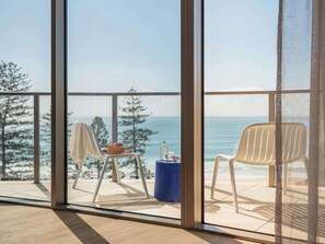 Suite (Ocean) | Iron/ironing board, cribs/infant beds, free WiFi, bed sheets - Avani Mooloolaba Beach Hotel (Mooloolaba)