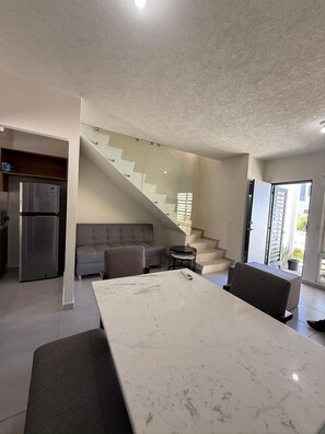 Familienhaus, Poolblick | Innenbereich