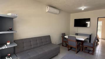 Family House, Pool View | Living area