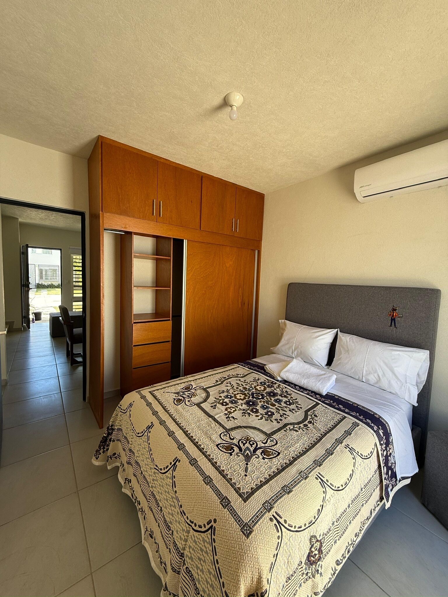 Family House, Pool View | Blackout curtains, iron/ironing board, free WiFi