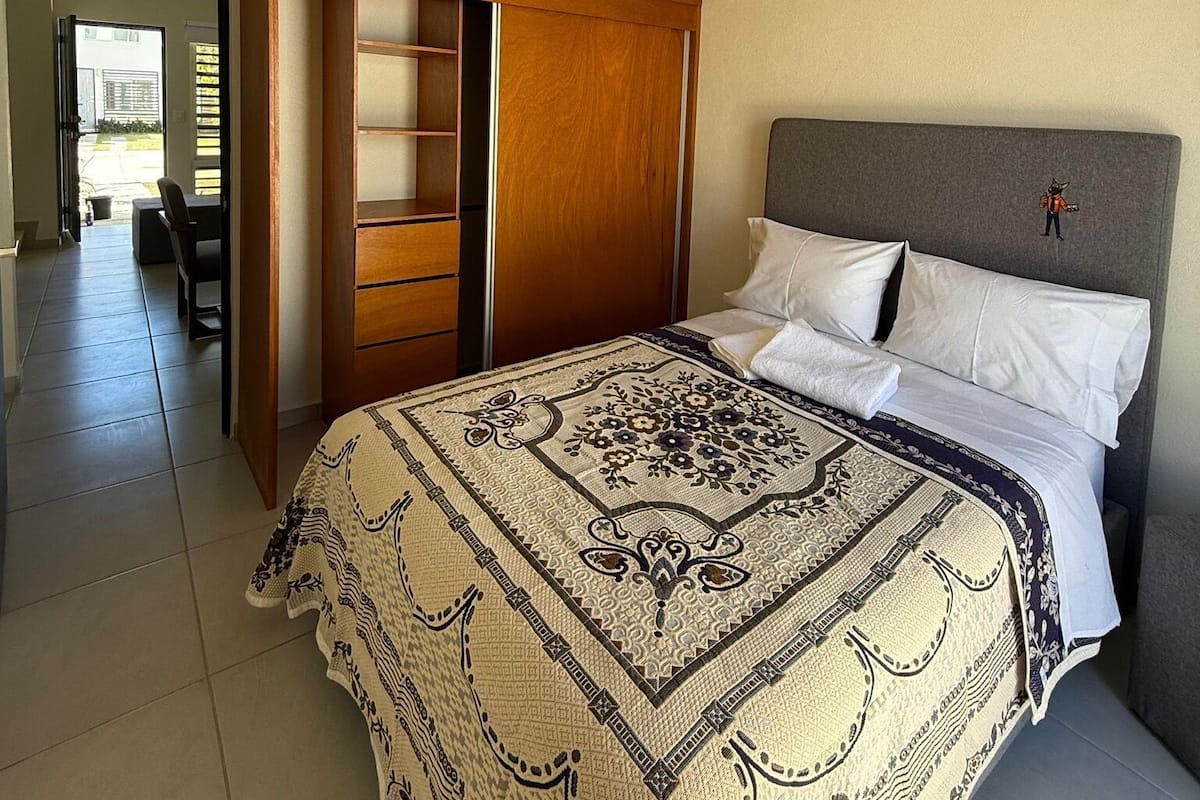 Family House, Pool View | Blackout drapes, iron/ironing board, free WiFi