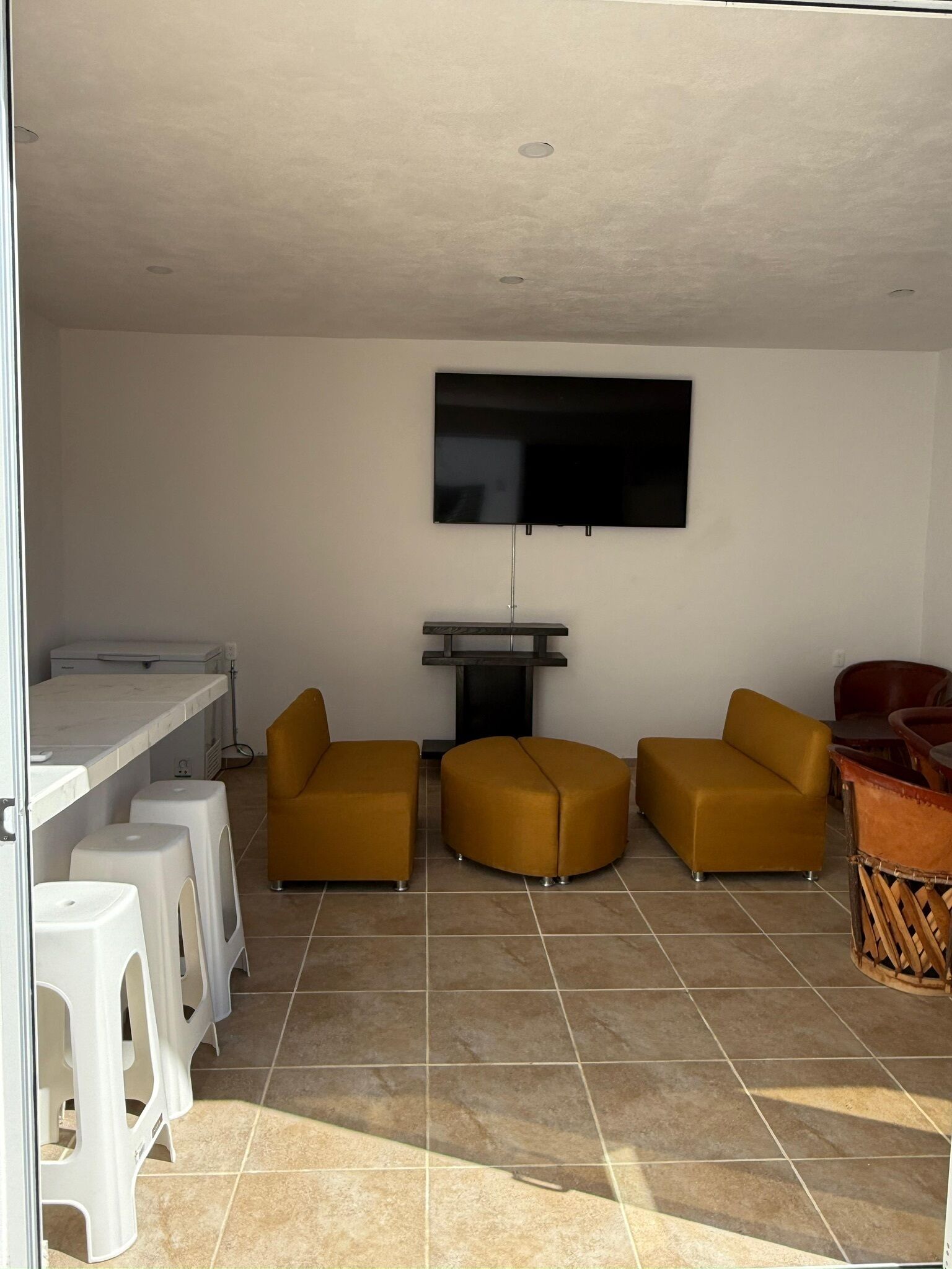 Family House, Pool View | Interior