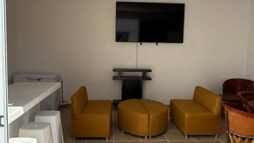 Family House, Pool View | Interior