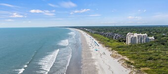 Updated OCEANVIEW 2 bedroom in East Beach!