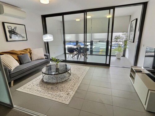 Modern 1BR Views in Belconnen