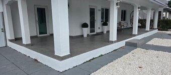 Flamingo Family House - Near Airport
Fabulous 3-bedroom house with AC.