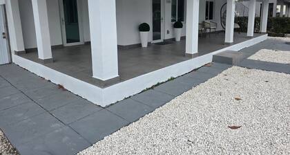 Flamingo Family House - Near Airport
Fabulous 3-bedroom house with AC.