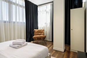 3 bedrooms, iron/ironing board, WiFi, bed sheets - Nasr City Loftique Noir (Cairo Governorate)