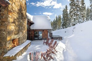 Terrace/patio - Luxury Ski In/Out | Nini's Lodge | Big Sky Resort (Big Sky)