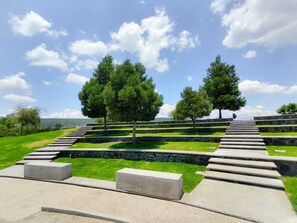 Property grounds - Spacious apartment with cozy patio (ideal for families) (Zakia)