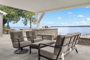 Outdoor dining - Sunrise on the Bay: Luxurious Seneca Lakefront Escape (Geneva)