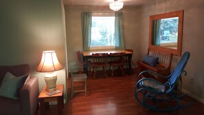 Interior - 3 bedroom Shabby Chic Property (Agassiz)