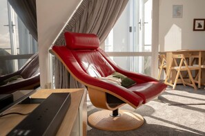 Interior - Comfortable in Central Christchurch + Park Views (Christchurch)