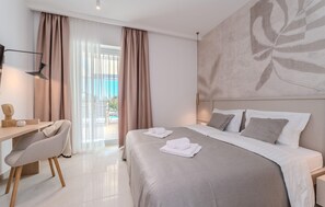 4 bedrooms, iron/ironing board, free WiFi - Beautiful home in Sibenik with private swimming pool, can be inside or outside (Sibenik)