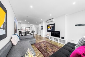 Imagen sin descripción, 5 de 17, botón