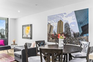 Imagen sin descripción, 3 de 17, botón