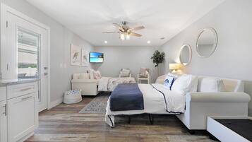 5 habitaciones, tabla de planchar con plancha, wifi y ropa de cama