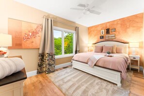 4 bedrooms, desk, iron/ironing board, WiFi - Mtn Retreat Hot Tub Beautiful Views Sleeps 12 (Gatlinburg)