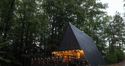Luxury A-frame Retreat on Private Lake with Firepit! Family Gathering & Relaxing