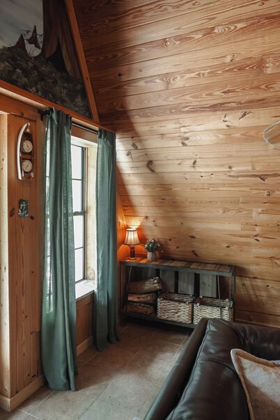 Luxury A-frame Retreat on Private Lake with Firepit! Family Gathering & Relaxing