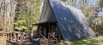 Luxury A-frame Retreat on Private Lake with Firepit! Family Gathering & Relaxing