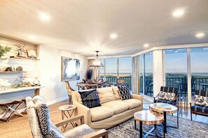 TV - Sea Gull #101LK: Beachfront 2 Bedroom 2 Bathroom With Spectacular Views and 24 Hour Management (Port Aransas)