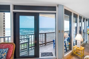 Interior - Sea Gull #1002L: Beachfront 1 Bedroom 1 Bathroom With Spectacular Views and 24 Hour Management (Port Aransas)