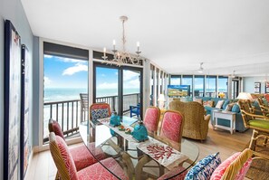 Interior - Sea Gull #1002L: Beachfront 1 Bedroom 1 Bathroom With Spectacular Views and 24 Hour Management (Port Aransas)