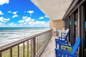 Property grounds - Sea Gull #1002L: Beachfront 1 Bedroom 1 Bathroom With Spectacular Views and 24 Hour Management (Port Aransas)