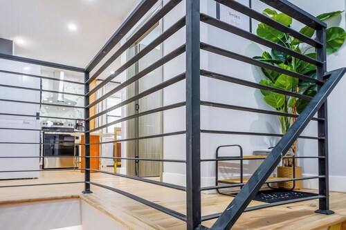 Fabulous 2-bedroom apartment - Velvet Vue Suite