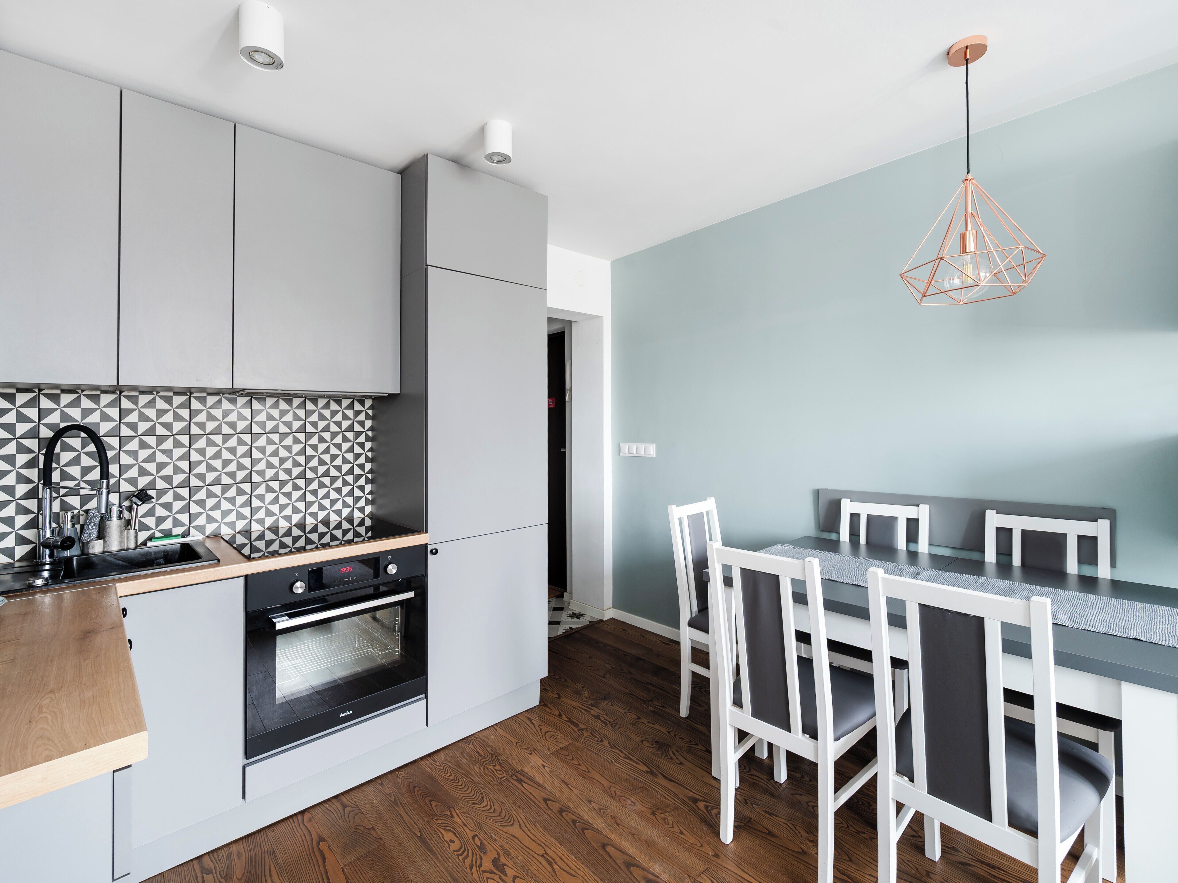 雪櫃、微波爐、焗爐、爐具