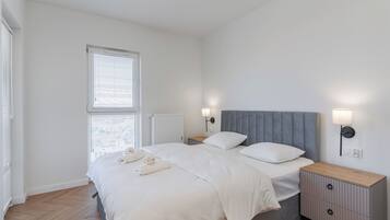 2 bedrooms, iron/ironing board, WiFi, bed sheets