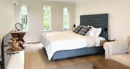 Cozy Leura Studio | Prime Location Getaway